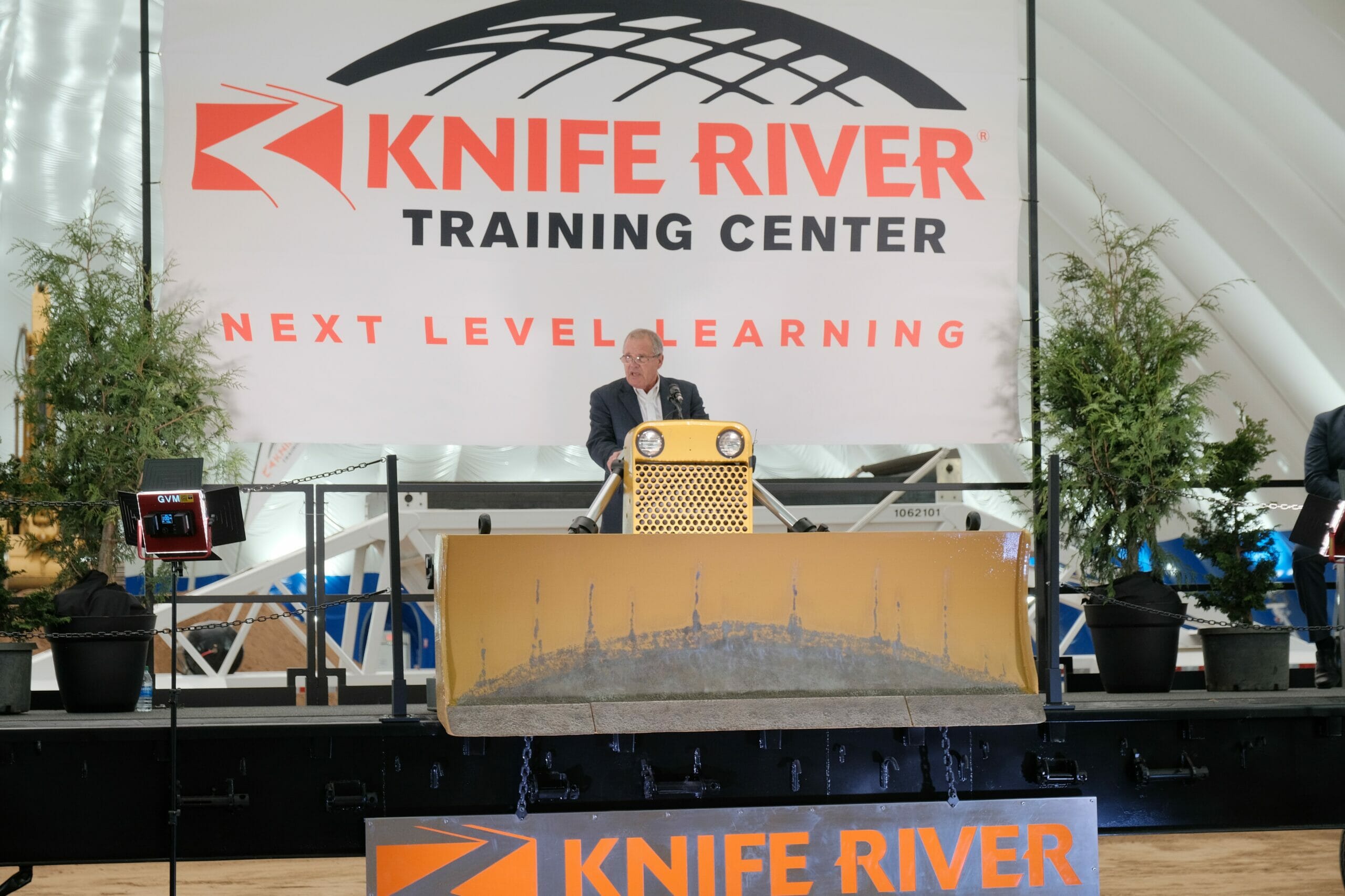 Knife River Opens New Training Center Mdu Resources Group Inc